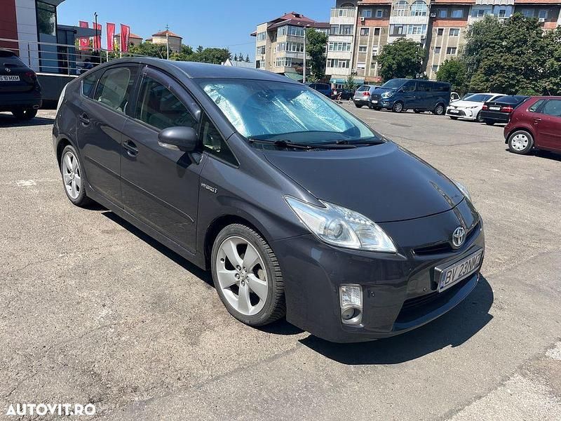 Argint Utilizat 2011 Toyota Prius Comfort Hatchback | 8.199 EUR - Imagine 1/4