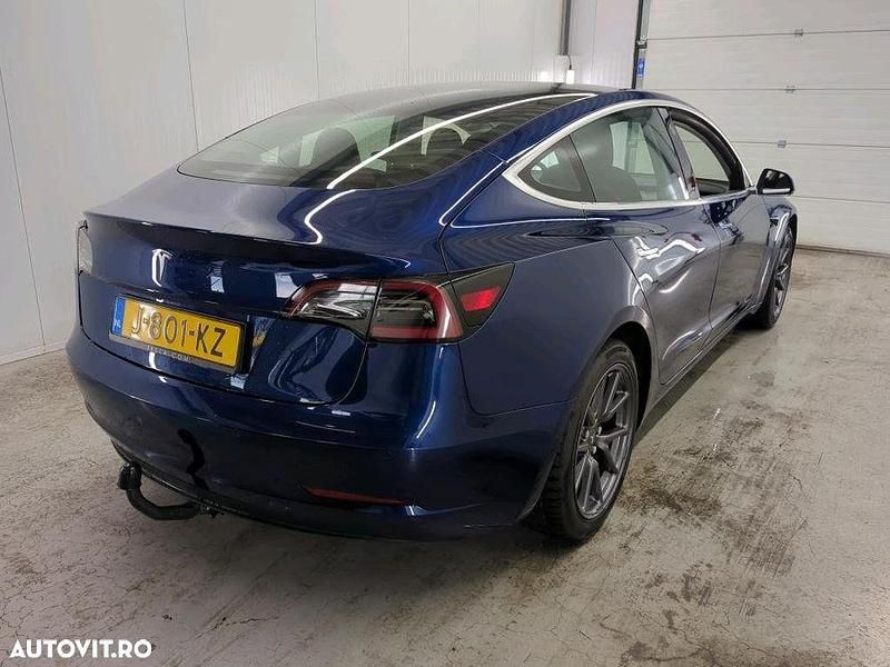 Second-hand Tesla Model 3 Standard Range Plus 239 kW (325 CP) 2020 Culoarealbastru Berlinǎ