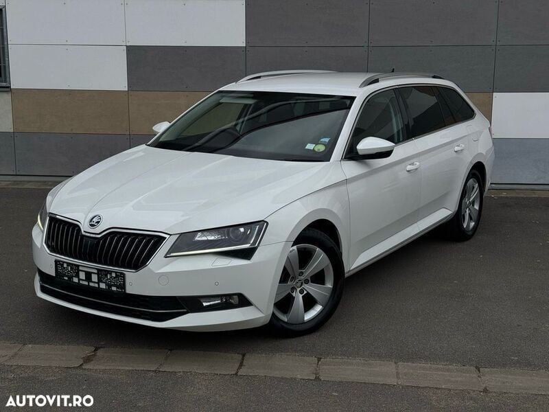 Alb Utilizat 2019 Skoda Superb Style Break | 14.790 EUR (Super Preț) - Imagine 1/4