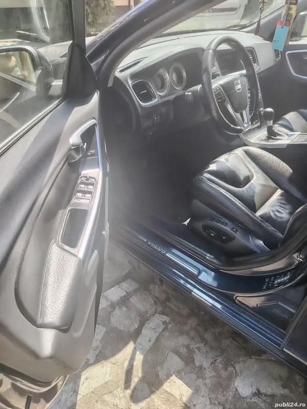 Second-hand Volvo S60 115 CP (84 kW) 2011 Albastru Berlinǎ