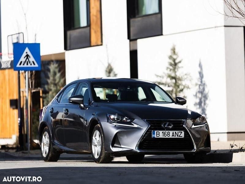 Gri Utilizat 2018 Lexus IS250 Sport Line Berlinǎ | 17.600 EUR - Imagine 1/4
