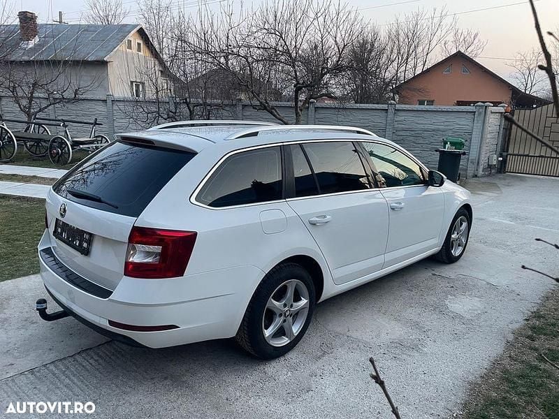 Second-hand Skoda Octavia 150 CP (110 kW) 2014 Culoarealb Hatchback