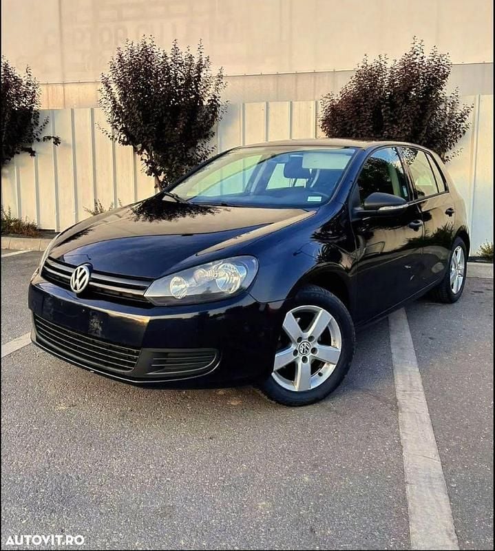 Culoarenegru Utilizat 2013 VW Golf VII Trendline Hatchback | 5.290 EUR (Super Preț) - Imagine 1/4