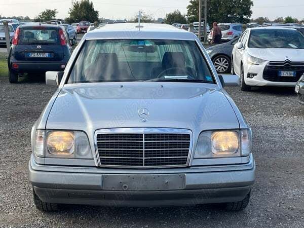 Argintiu Utilizat 1990 Mercedes E200 Break | 4.999 EUR - Imagine 1/4