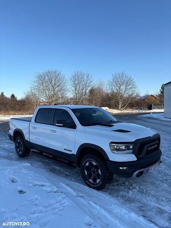 Second-hand Dodge Ram 261 CP (191 kW) 2020 Culoarealb Pickup