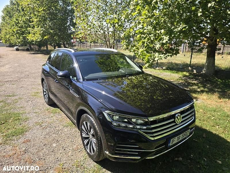 Culoarenegru Utilizat 2018 VW Touareg SUV | 33.900 EUR (Preț OK) - Imagine 1/4