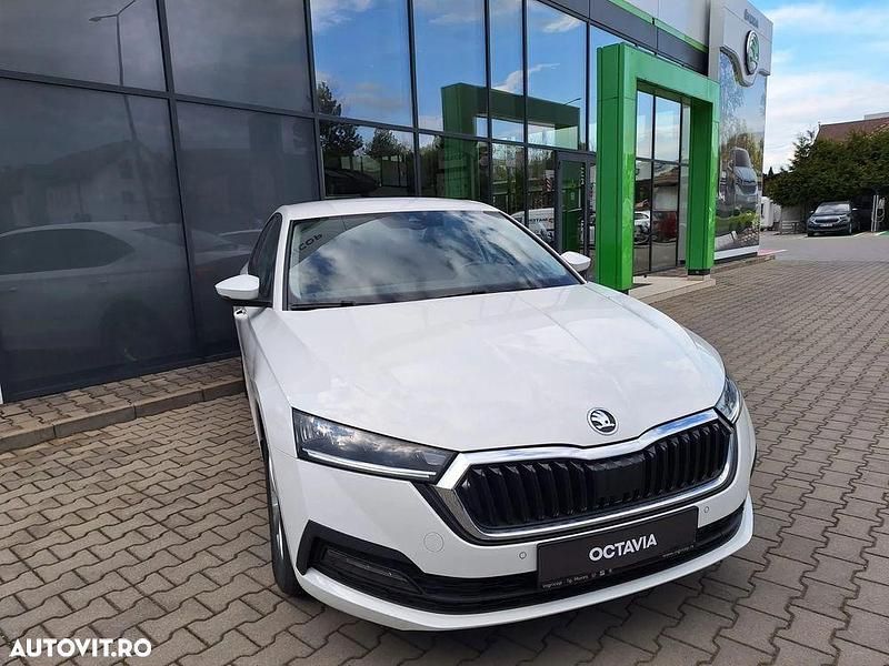 Culoarealb Utilizat 2021 Skoda Octavia Style Hatchback | 22.000 EUR (Puțin scump) - Imagine 1/4