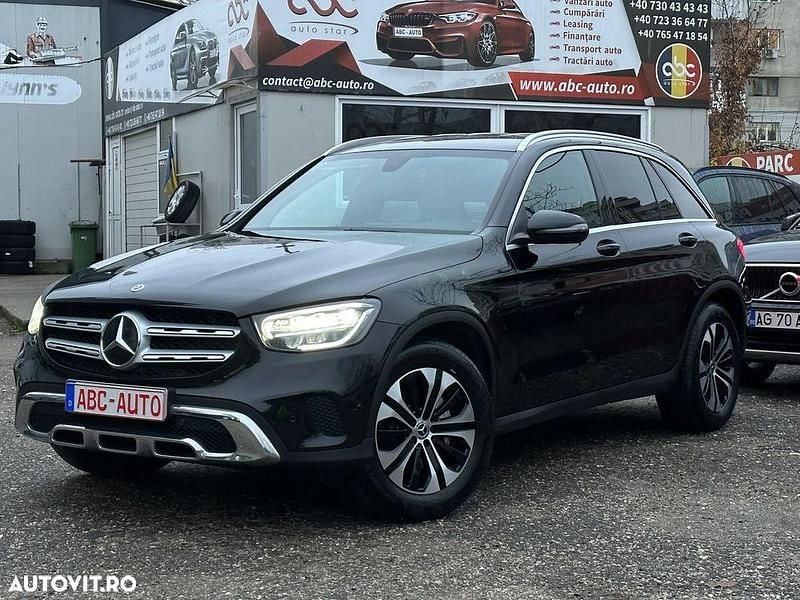 Culoarenegru Utilizat 2020 Mercedes GLC220 SUV | 29.040 EUR (Preț bun) - Imagine 1/4