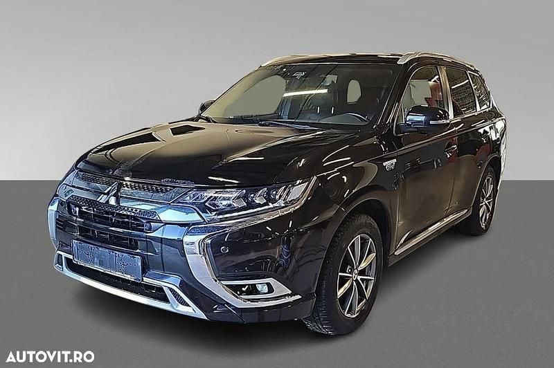 Second-hand Mitsubishi Outlander P-HEV Invite 135 CP (99 kW) 2019 Culoarenegru SUV
