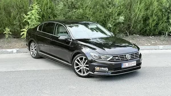 Negru Utilizat 2015 VW Passat R-line Berlinǎ | 11.700 EUR (Preț OK) - Imagine 1/4