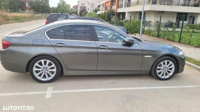 Gri Utilizat 2013 BMW 528 Berlinǎ | 11.750 EUR - Imagine 1/4