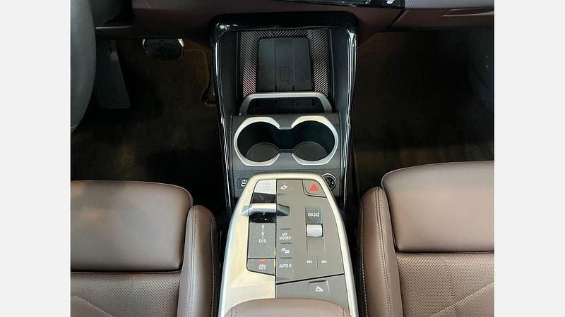 Second-hand BMW X1 Comfort Edition 156 CP (114 kW) 2025 Negru sapphire metalizat SUV