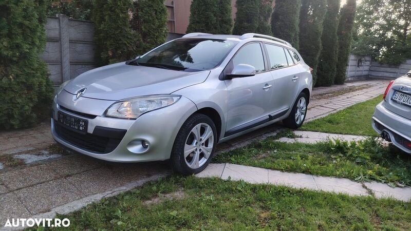 Argint Utilizat 2013 Renault Mégane GrandTour Dynamique Break | 4.000 EUR (Preț bun) - Imagine 1/4