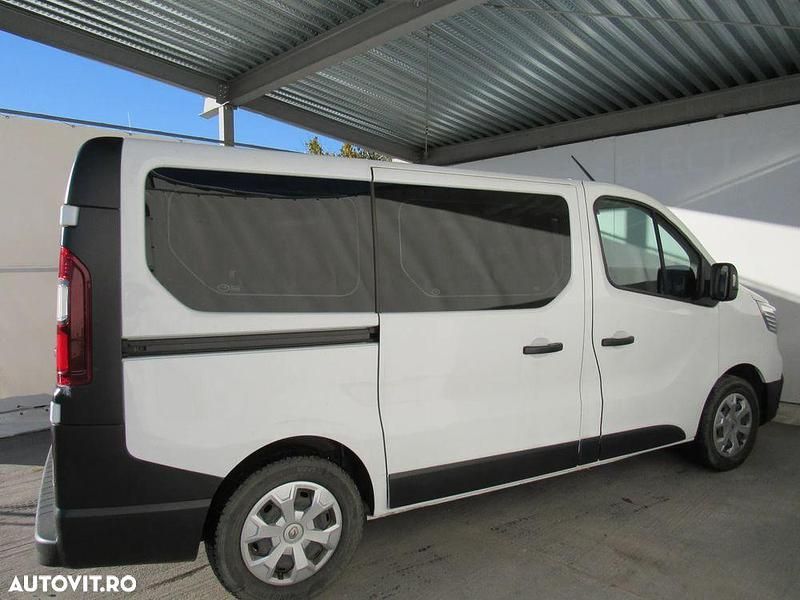 Second-hand Renault Trafic Life 110 CP (80 kW) 2021 Alb Monovolum