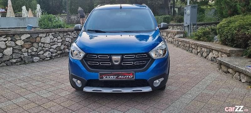 Albastru Utilizat 2021 Dacia Lodgy Stepway Monovolum | 9.800 EUR (Preț OK) - Imagine 1/4