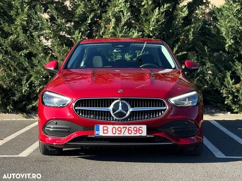Culoarerosu Utilizat 2024 Mercedes C220 Avantgarde Berlinǎ | 45.990 EUR (Scump) - Imagine 1/4