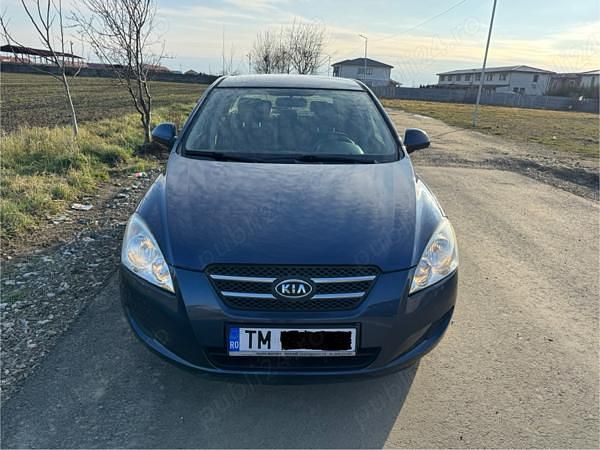 Second-hand Kia Ceed 109 CP (80 kW) 2008 Albastru Hatchback