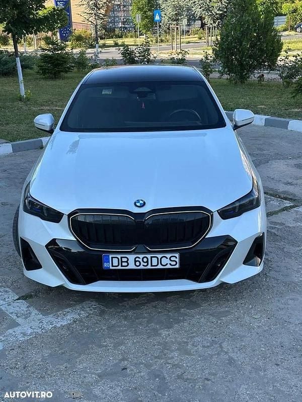 Culoarealb Utilizat 2024 BMW 520 Berlinǎ | 49.999 EUR - Imagine 1/4