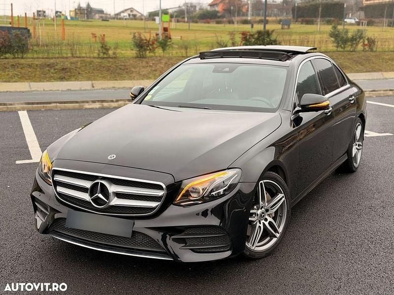 Culoarenegru Utilizat 2020 Mercedes E220 AMG line Berlinǎ | 22.900 EUR (Preț bun) - Imagine 1/4