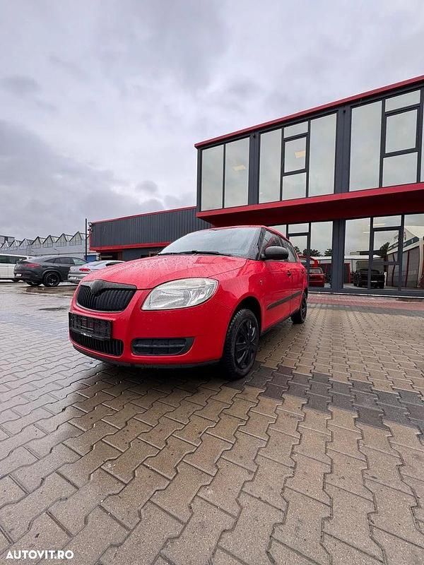 Culoarerosu Second-hand 2009 Skoda Fabia Ambiente Hatchback | 2.050 EUR (Preț bun) - Imagine 1/4