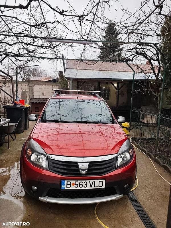 Second-hand Dacia Sandero Stepway 85 CP (62 kW) 2011 Culoarerosu Hatchback