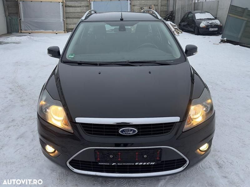 Culoarenegru Second-hand 2011 Ford Focus Titanium Break | 3.299 EUR (Preț bun) - Imagine 1/4