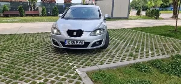 Gri Utilizat 2010 Seat Leon Hatchback | 4.600 EUR (Preț OK) - Imagine 1/4