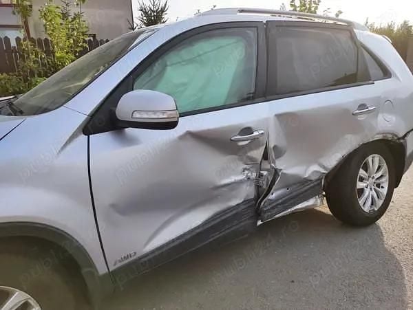 Utilizat 2011 Kia Sorento SUV | 2.799 EUR - Imagine 1/4