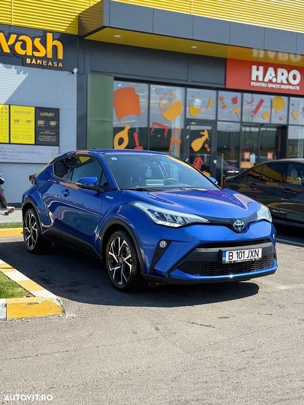 Second-hand Toyota C-HR 184 CP (135 kW) 2022 Culoarealbastru SUV