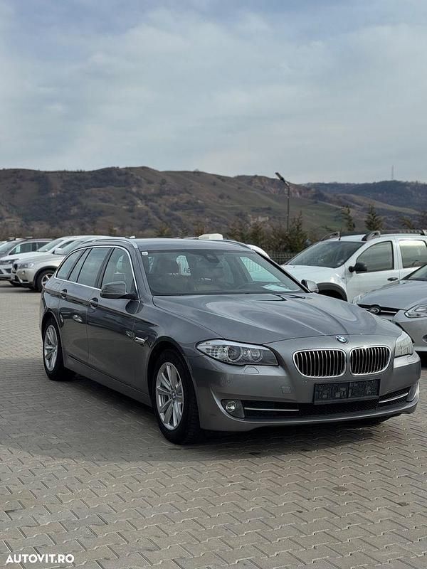 Second-hand BMW 525 Comfort Edition 218 CP (160 kW) 2012 Culoareargint Break