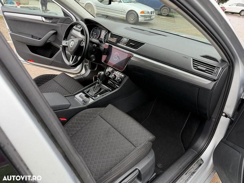 Culoareargint Utilizat 2018 Skoda Superb Style Berlinǎ | 17.500 EUR (Preț bun) - Imagine 1/4
