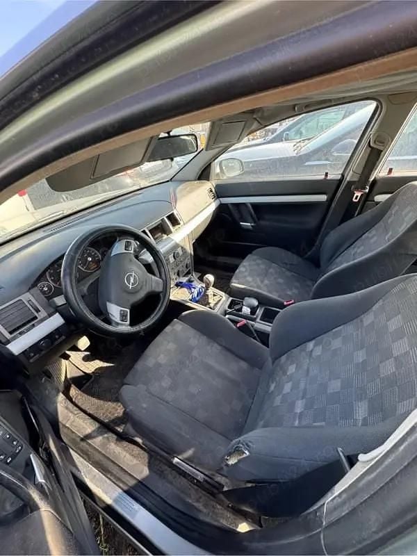 Second-hand Opel Vectra 150 CP (110 kW) 2004 Berlinǎ