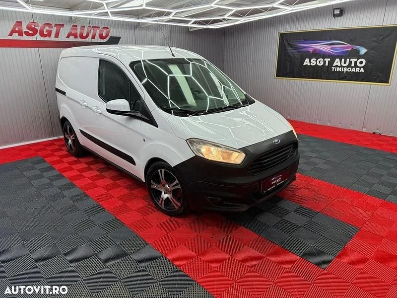 Second-hand Ford Courier 75 CP (55 kW) 2017 Culoarealb Monovolum