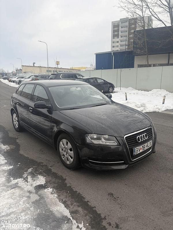 Culoarenegru Second-hand 2012 Audi A3 Attraction Hatchback | 4.400 EUR - Imagine 1/4