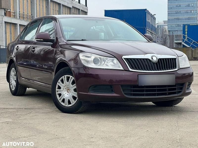 Second-hand Skoda Octavia Classic 105 CP (77 kW) 2012 Culoarealte culori Hatchback