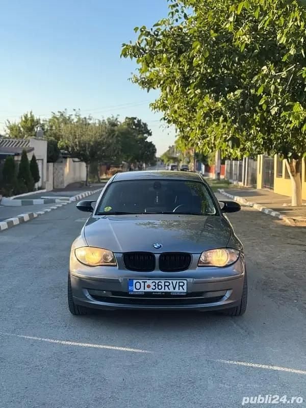 Gri Utilizat 2009 BMW 120 Hatchback | 4.900 EUR (Preț OK) - Imagine 1/4