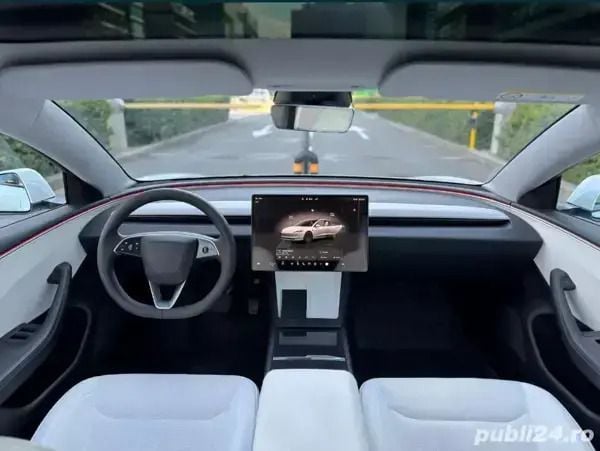 Second-hand Tesla Model 3 Standard Range 217 kW (296 CP) 2024 Alb Berlinǎ