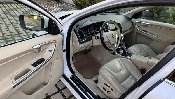 Second-hand Volvo XC60 Summum 181 CP (133 kW) 2015 Alb SUV