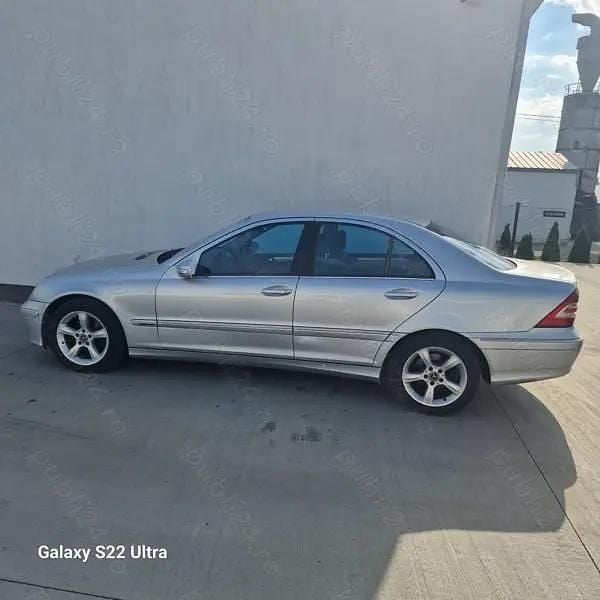Second-hand Mercedes C220 150 CP (110 kW) 2005 Gri Berlinǎ