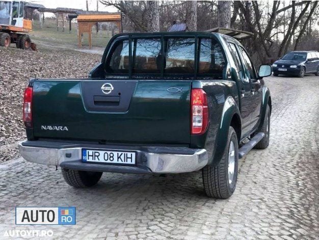 Second-hand Nissan Navara 174 CP (127 kW) 2008 Verde Pickup