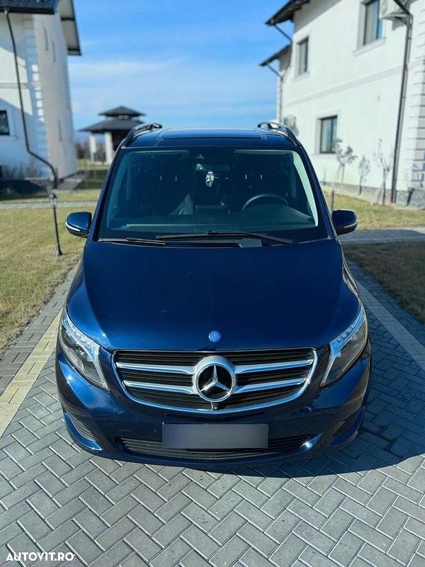 Second-hand Mercedes V250 190 CP (139 kW) 2015 Culoarealbastru Monovolum
