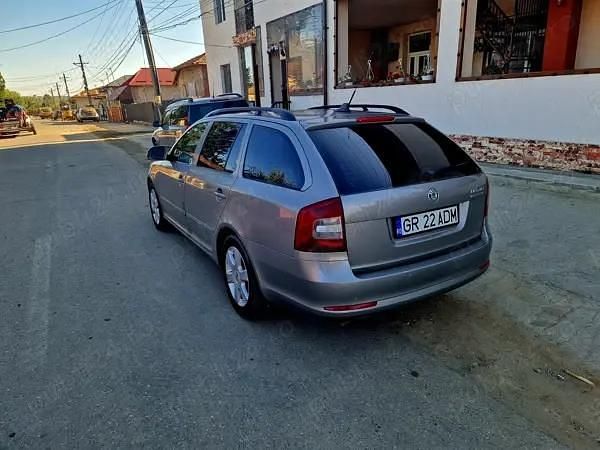 Utilizat 2010 Skoda Octavia Break | 2.450 EUR (Preț OK) - Imagine 1/4
