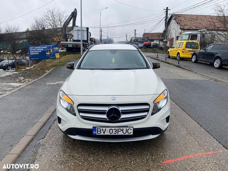 Second-hand Mercedes GLA200 136 CP (100 kW) 2015 Culoarealb SUV