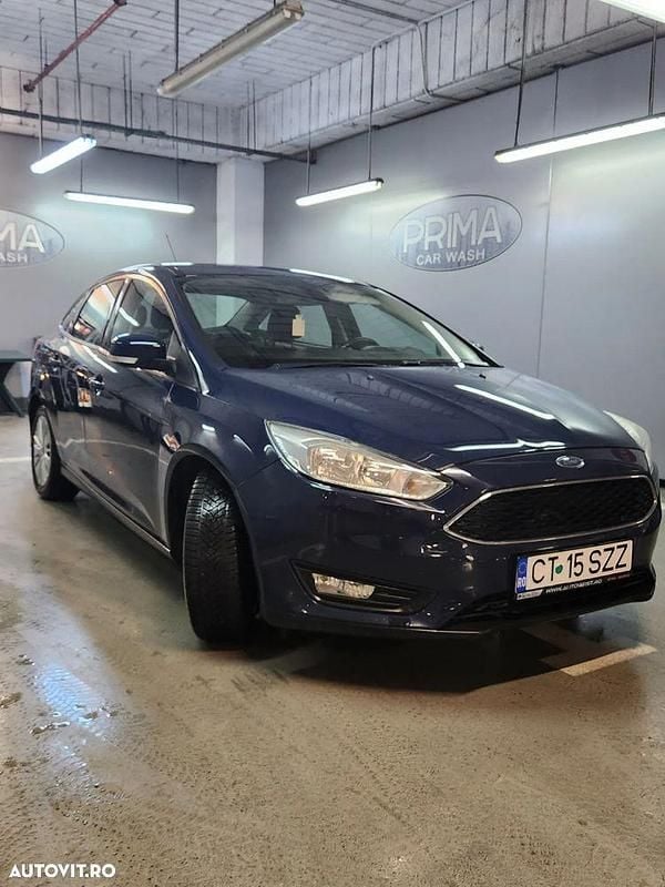 Culoarealbastru Utilizat 2015 Ford Focus Berlinǎ | 5.900 EUR (Preț bun) - Imagine 1/4