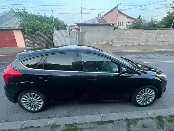 Utilizat 2011 Ford Focus Hatchback | 4.000 EUR (Preț OK) - Imagine 1/4
