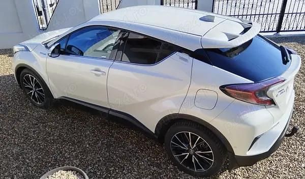 Second-hand Toyota C-HR 122 CP (89 kW) 2019 Alb SUV