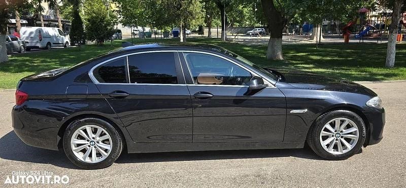 Second-hand BMW 520 Efficient Dynamics 190 CP (139 kW) 2015 Culoarenegru Berlinǎ
