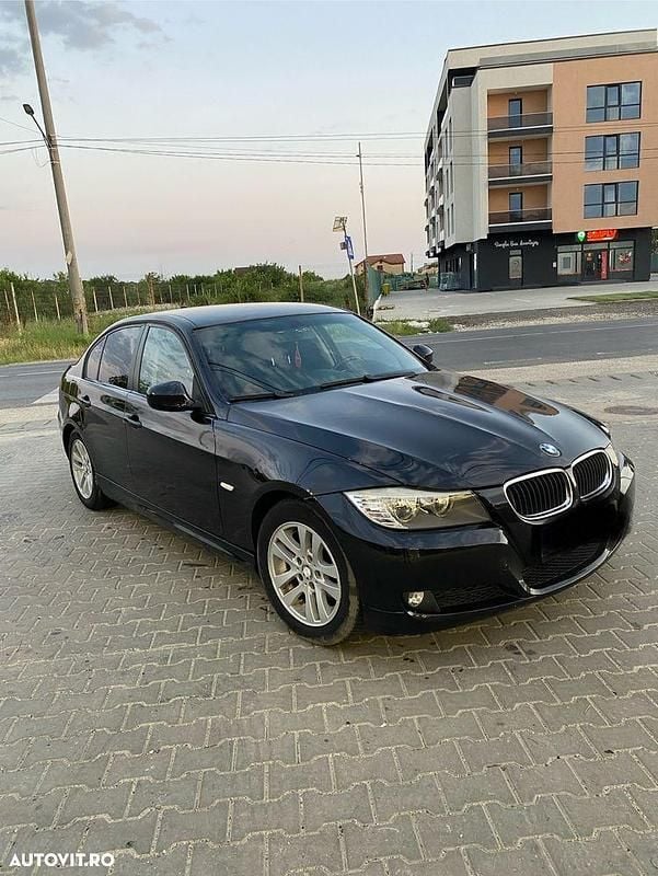 Negru Utilizat 2009 BMW 318 Berlinǎ | 4.200 EUR (Preț bun) - Imagine 1/4