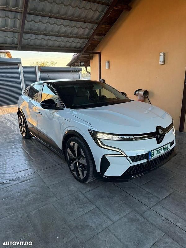 Culoarealb Utilizat 2023 Renault Mégane Equilibre Hatchback | 25.800 EUR (Preț OK) - Imagine 1/4