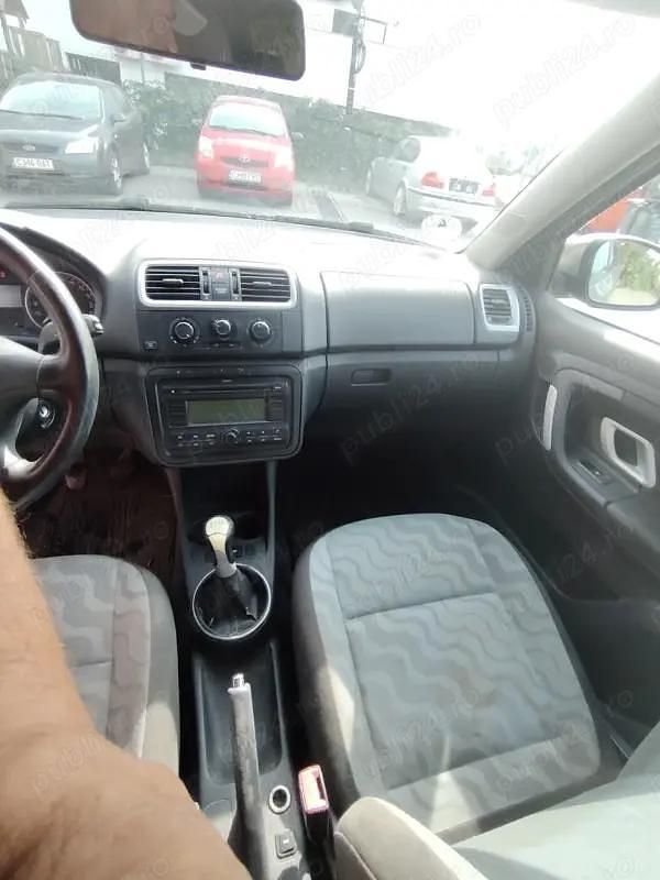 Utilizat 2009 Skoda Fabia Hatchback | 1.800 EUR (Preț OK) - Imagine 1/4